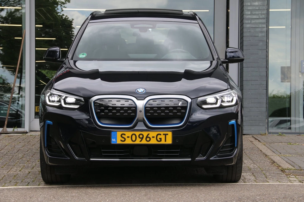BMW iX3 – foto 4