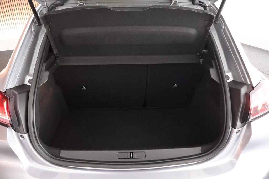 Peugeot e-208 – foto 43
