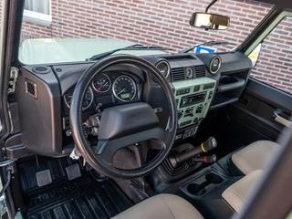 Land Rover Defender – thumbnail 18