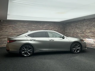 Lexus ES – thumbnail 7