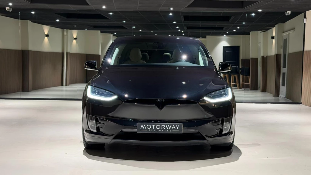 Tesla Model X – foto 11