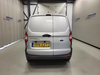 Ford Transit Courier – thumbnail 4