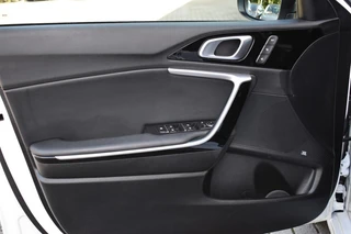 Kia ProCeed – thumbnail 14