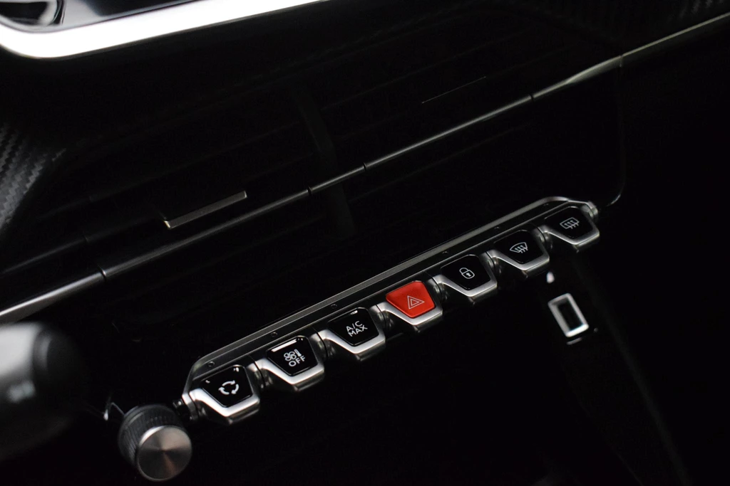 Peugeot e-208 – foto 25