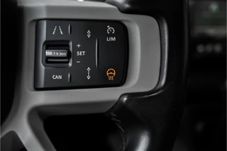 Land Rover Defender – thumbnail 24
