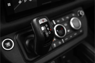 Land Rover Defender – thumbnail 33