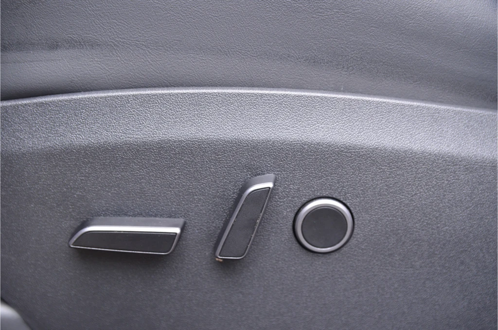 Tesla Model Y – foto 8