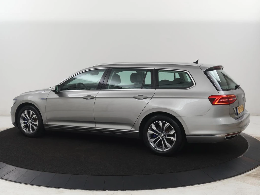 Volkswagen Passat – foto 2