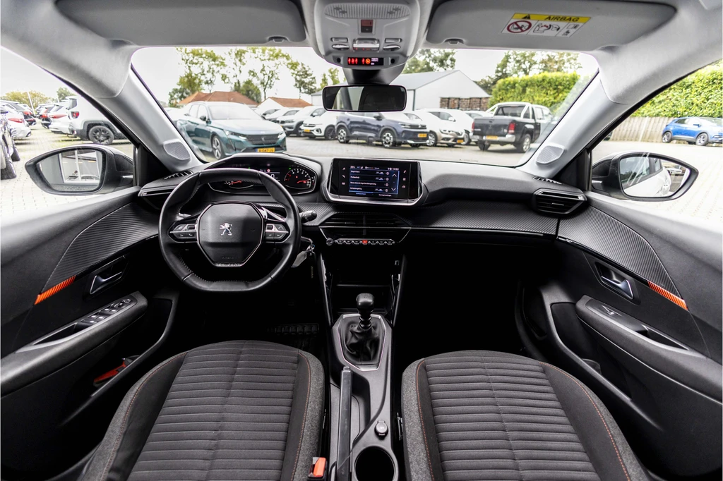 Peugeot 208 – foto 11