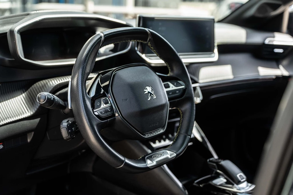 Peugeot 208 – foto 10