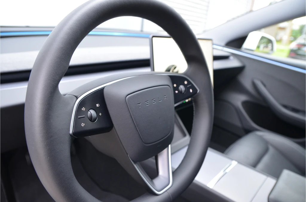 Tesla Model 3 – foto 16
