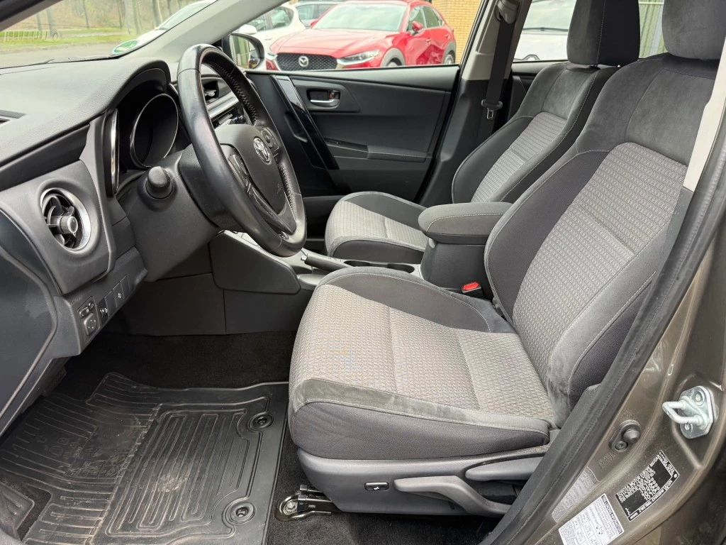 Toyota Auris – foto 15