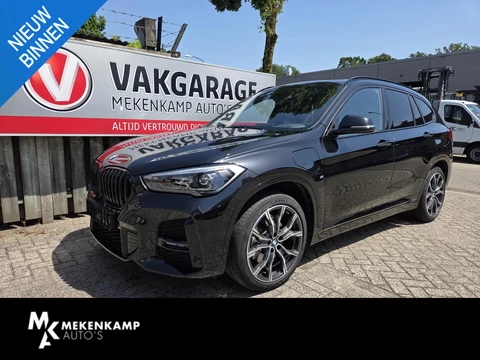 BMW X1 xDrive25e High Executive Edition M Sport 19"/Panoramadak/Elektrische stoel + memory/Adaptieve cruise/Keyless/HiFi/Camera
