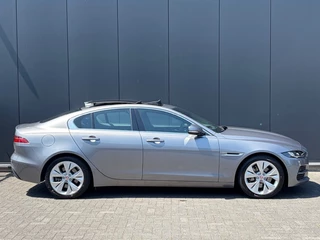 Jaguar XE – thumbnail 3
