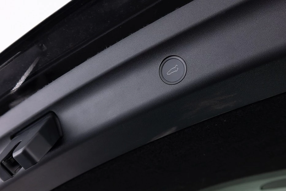 Tesla Model Y – foto 21