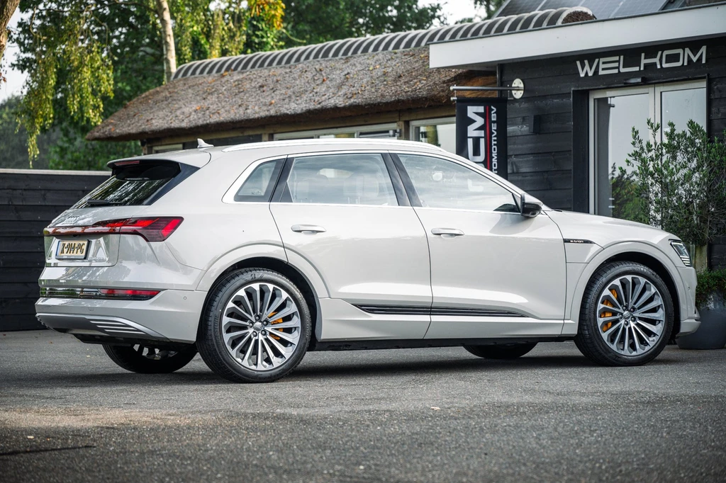 Audi e-tron – foto 8