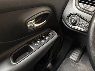 Jeep Renegade – thumbnail 17