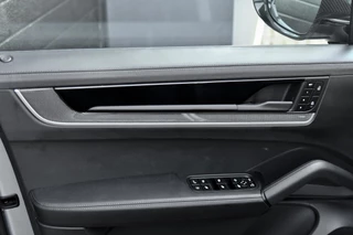 Porsche Cayenne – thumbnail 36