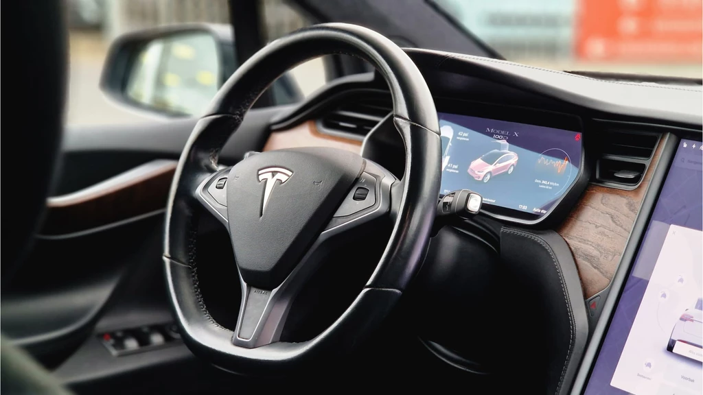 Tesla Model X – foto 10