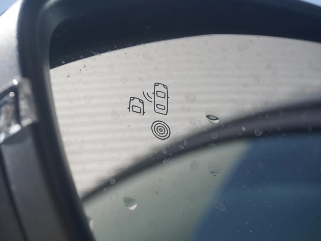 Peugeot 208 – foto 8