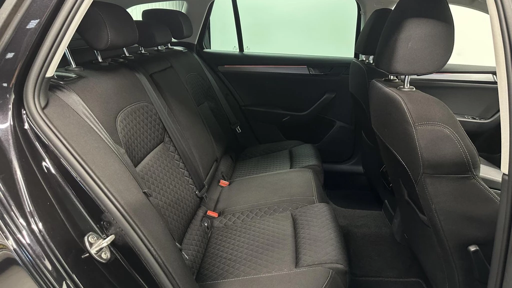 Škoda Superb – foto 11