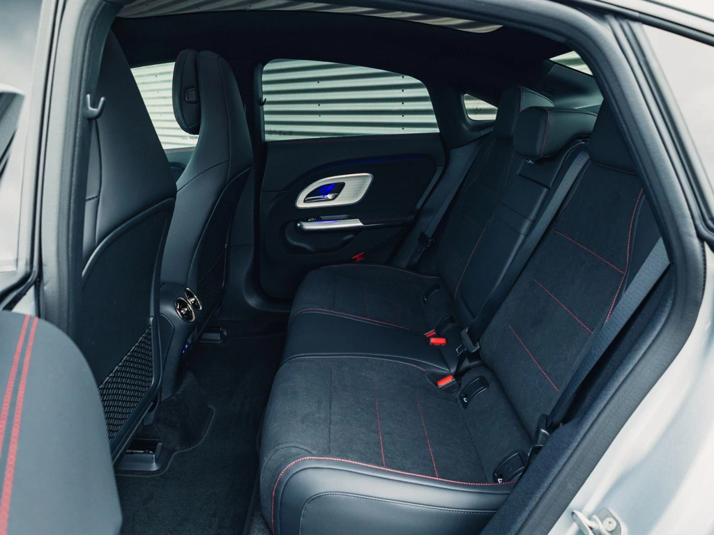 Mercedes-Benz CLA – foto 8