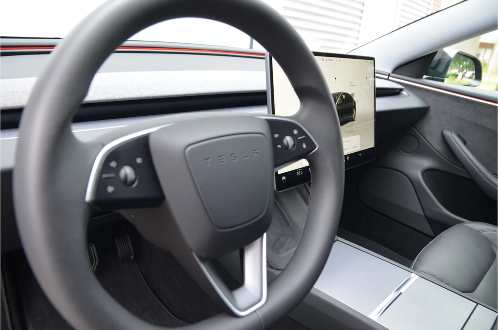 Tesla Model 3 – foto 15