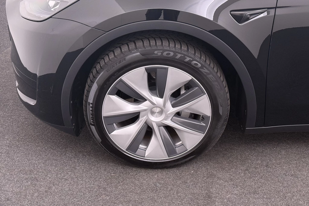 Tesla Model Y – foto 8