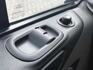 Ford Transit Custom – thumbnail 23