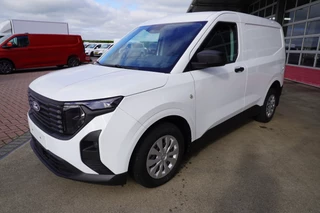 Ford Transit Courier – thumbnail 2