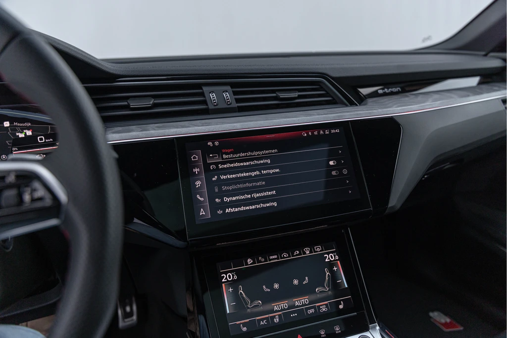 Audi Q8 Sportback e-tron – foto 30
