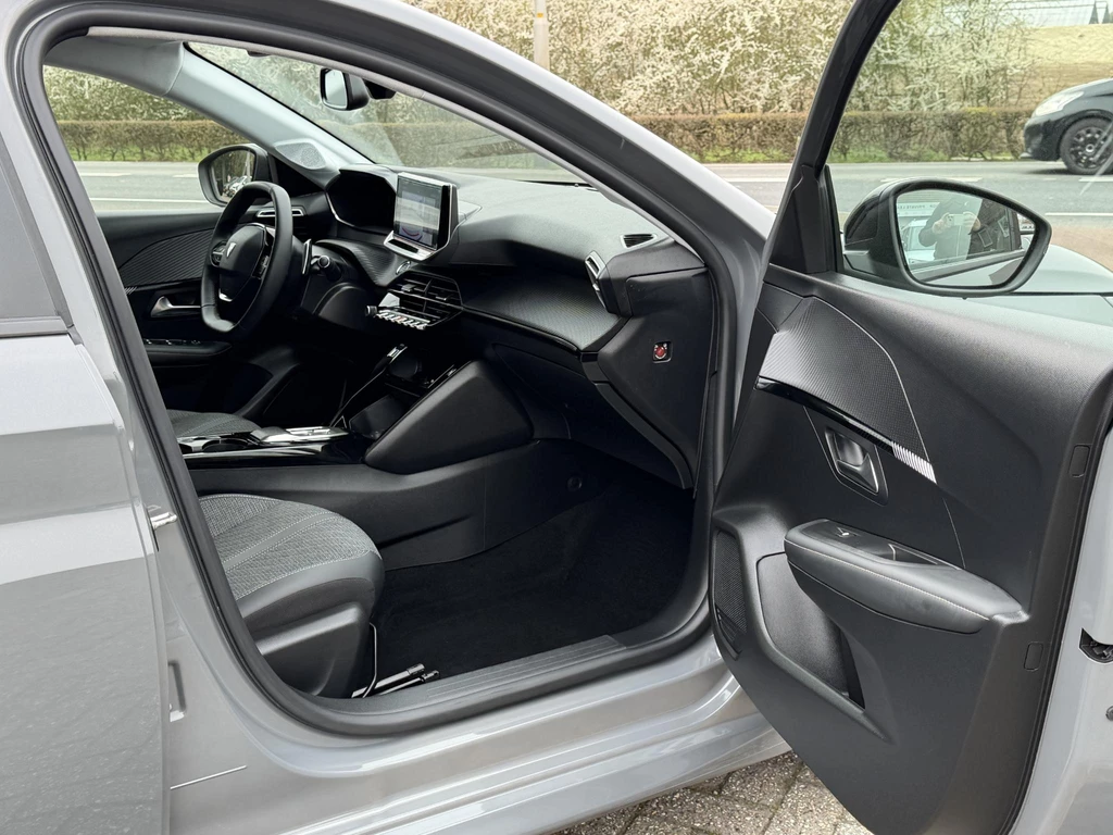 Peugeot 208 – foto 18