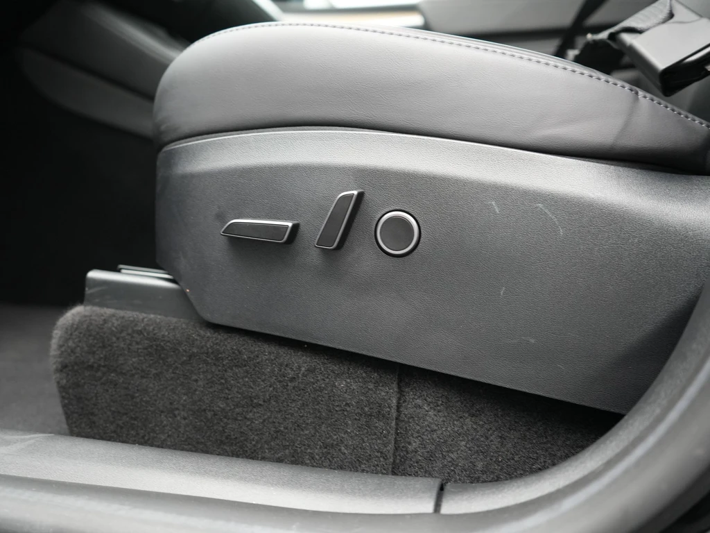 Tesla Model Y – foto 18