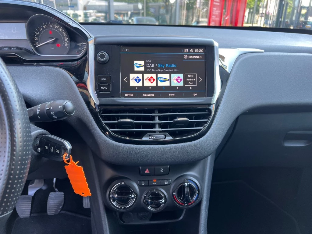 Peugeot 208 – foto 12