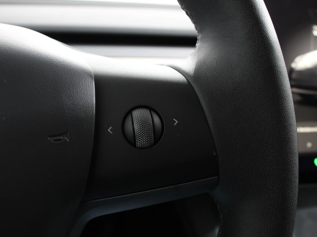 Tesla Model Y – foto 27