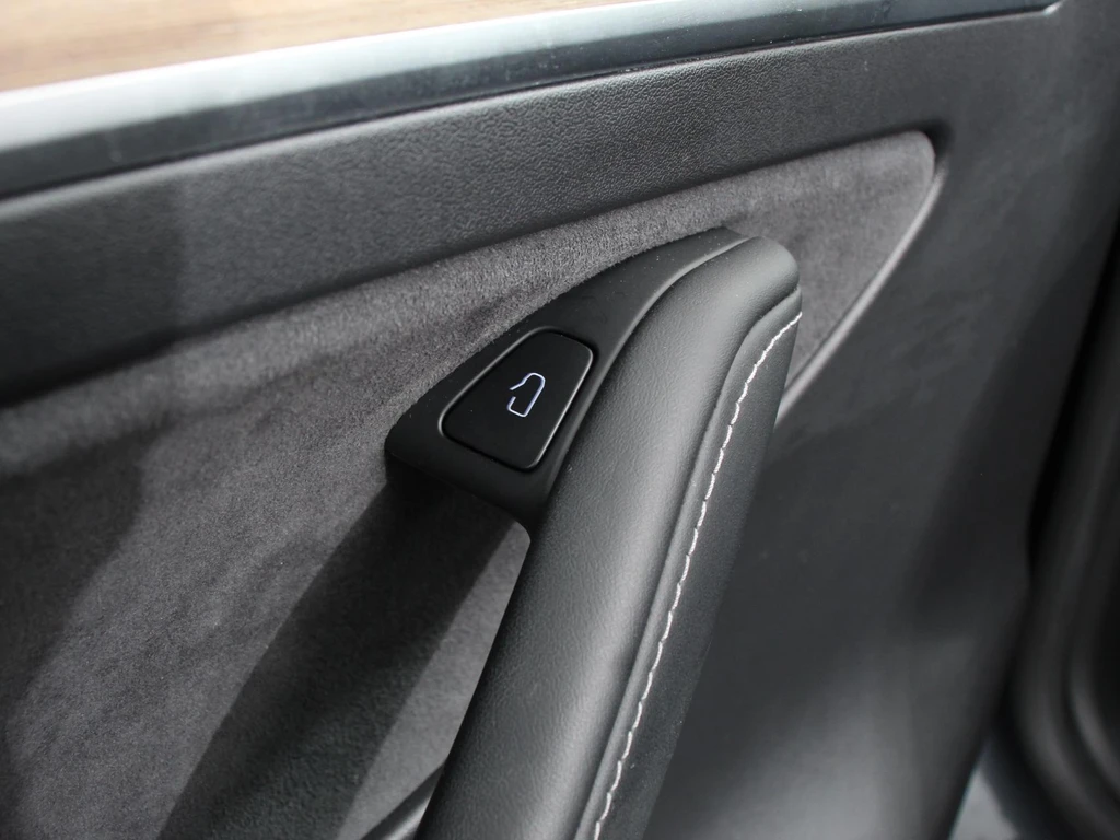 Tesla Model Y – foto 29
