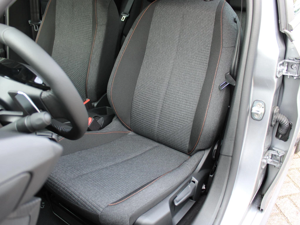 Peugeot 208 – foto 11