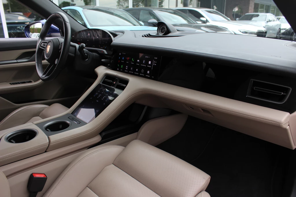 Porsche Taycan – foto 16