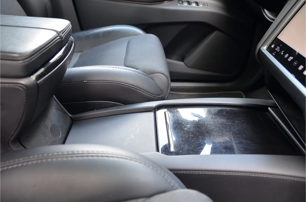 Tesla Model X – foto 10