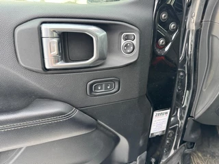 Jeep Wrangler – thumbnail 16