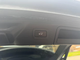 Land Rover Range Rover Velar – thumbnail 14