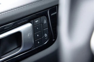 Porsche Cayenne – thumbnail 24