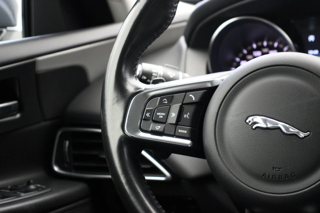 Jaguar XE – foto 21
