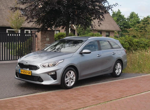 Kia Ceed Sportswagon 1.0 T-GDi DynamicLine | Trekhaak | Camera | Apple Carplay | DAB | NL-Auto |