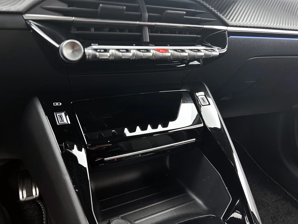 Peugeot 208 – foto 30