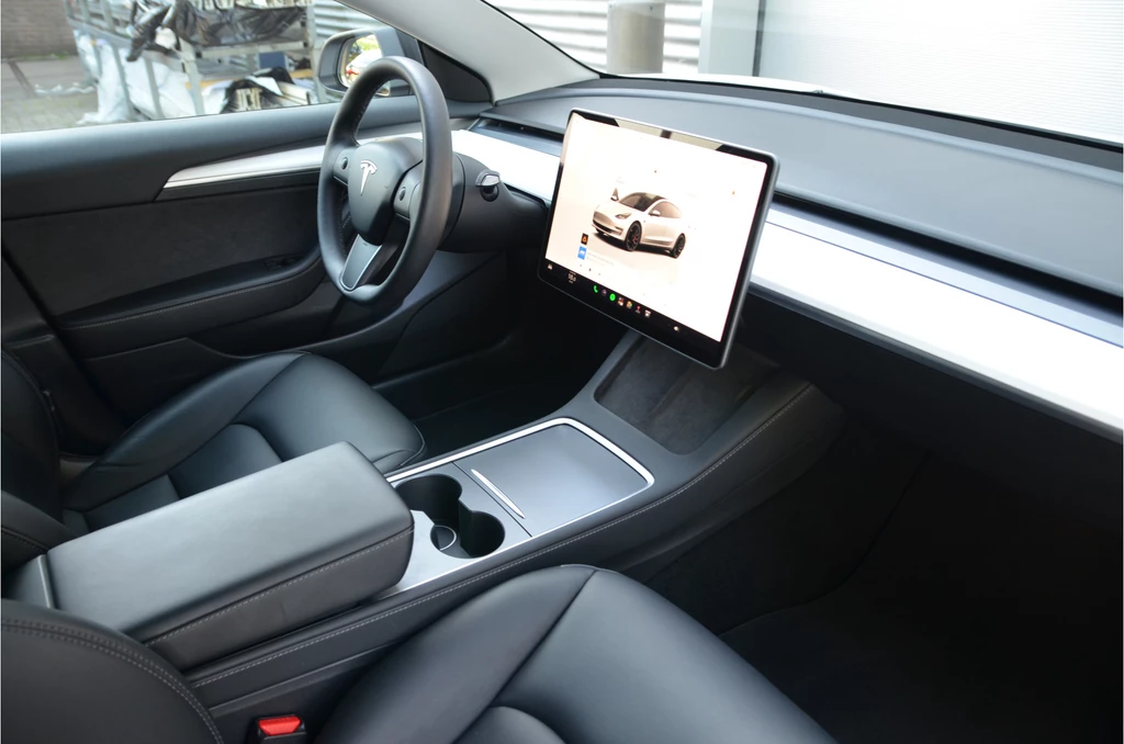Tesla Model 3 – foto 12