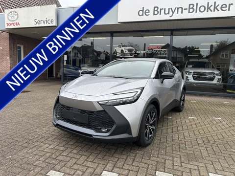 Toyota C-HR 2.0 Plug-in Hybrid 220 Dynamic Toyota navigatie / Apple Carplay / Android Auto / parkeersensoren voor en achter / adaptive cruise control / stoel- en stuurwielverwarming / parkeercamera / Toyota 10 jaar garantie programma / Toyota Pechhulppas / rijklaarpr