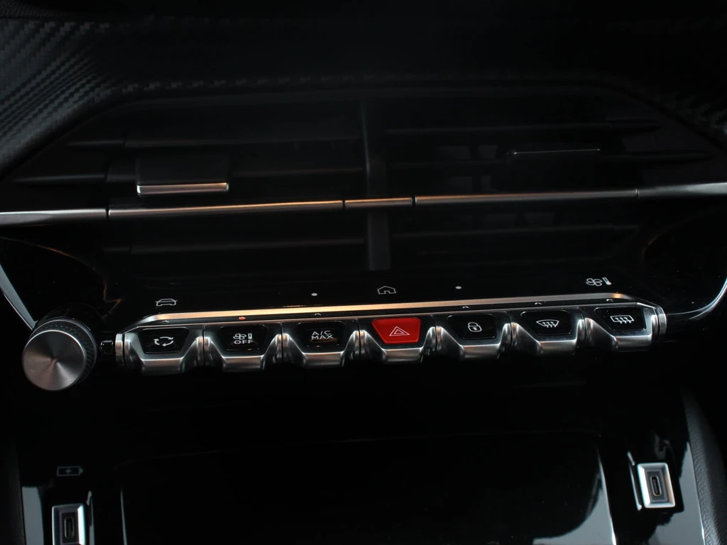 Peugeot e-208 – foto 29