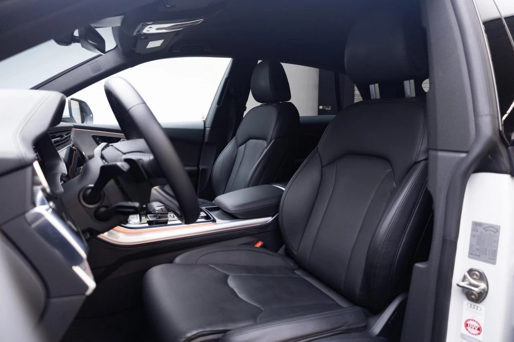 Audi Q8 – foto 11