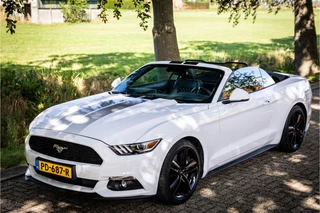 Ford Mustang – thumbnail 2